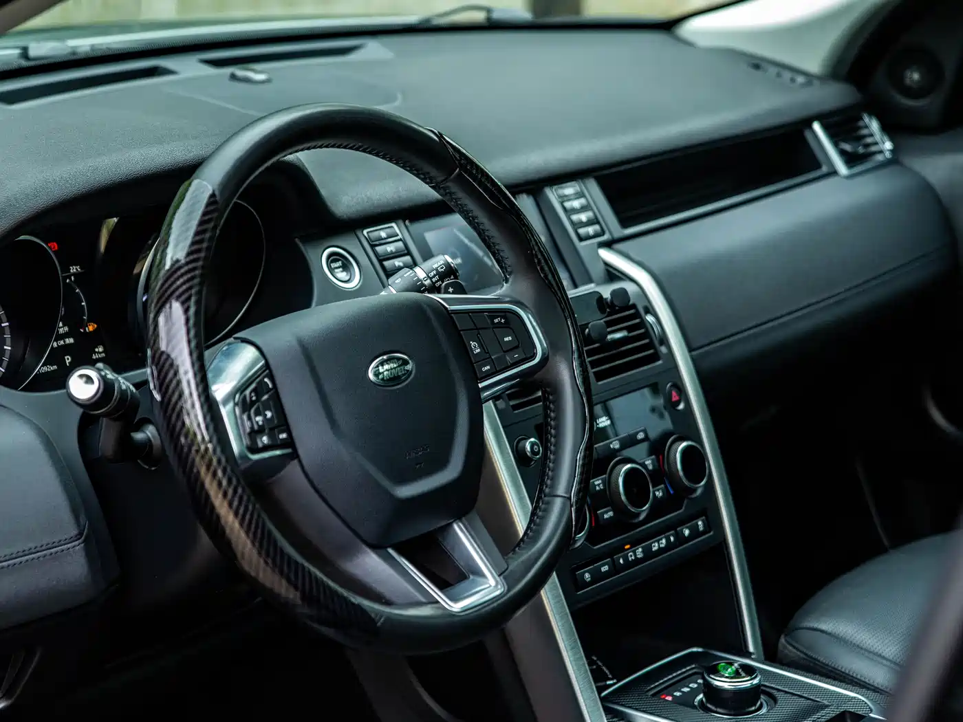 Land Rover Discovery Sport 2018 240PS SE Edition фото 22
