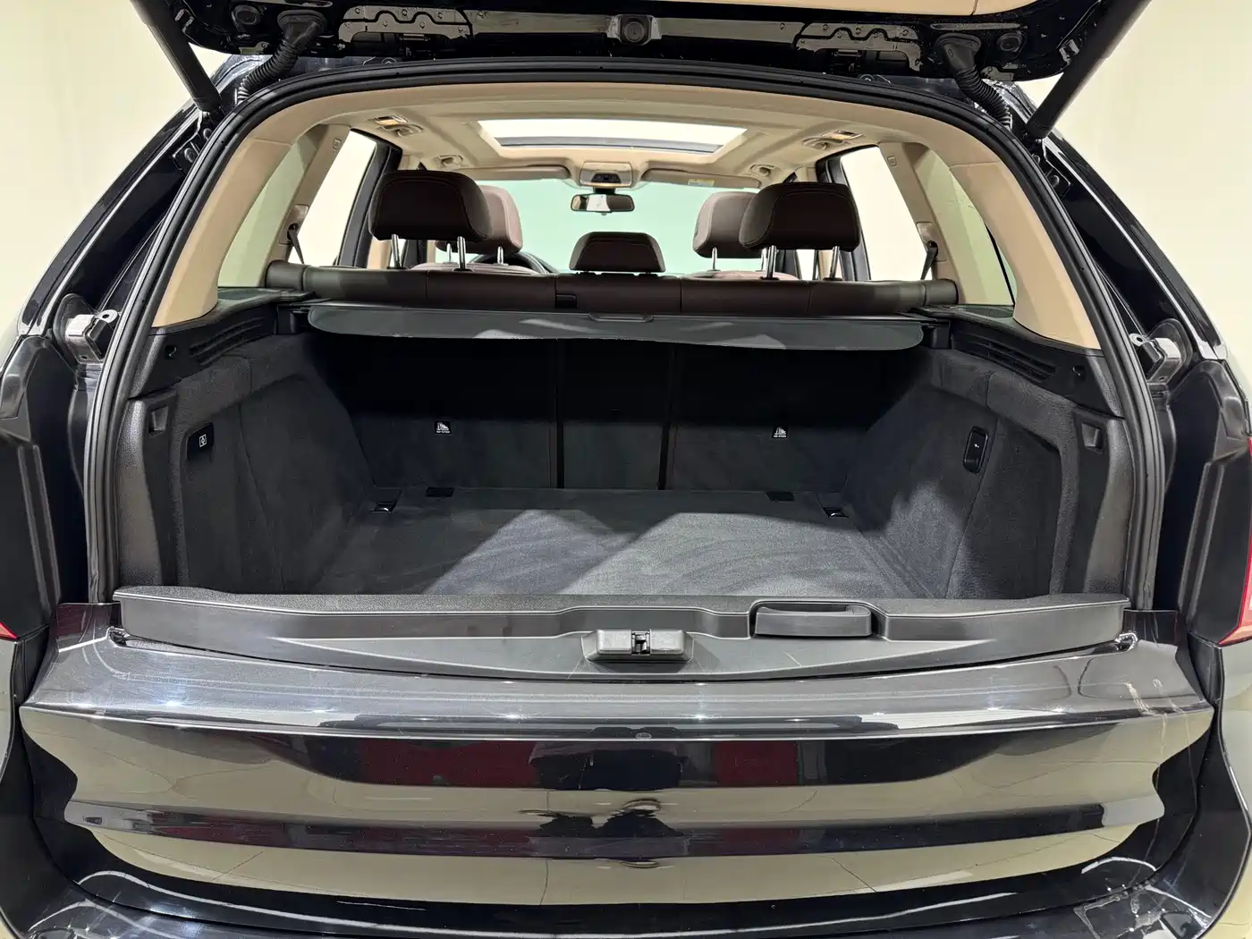 BMW X5 (Import) 2018 xDrive35i Elegant Model фото 32