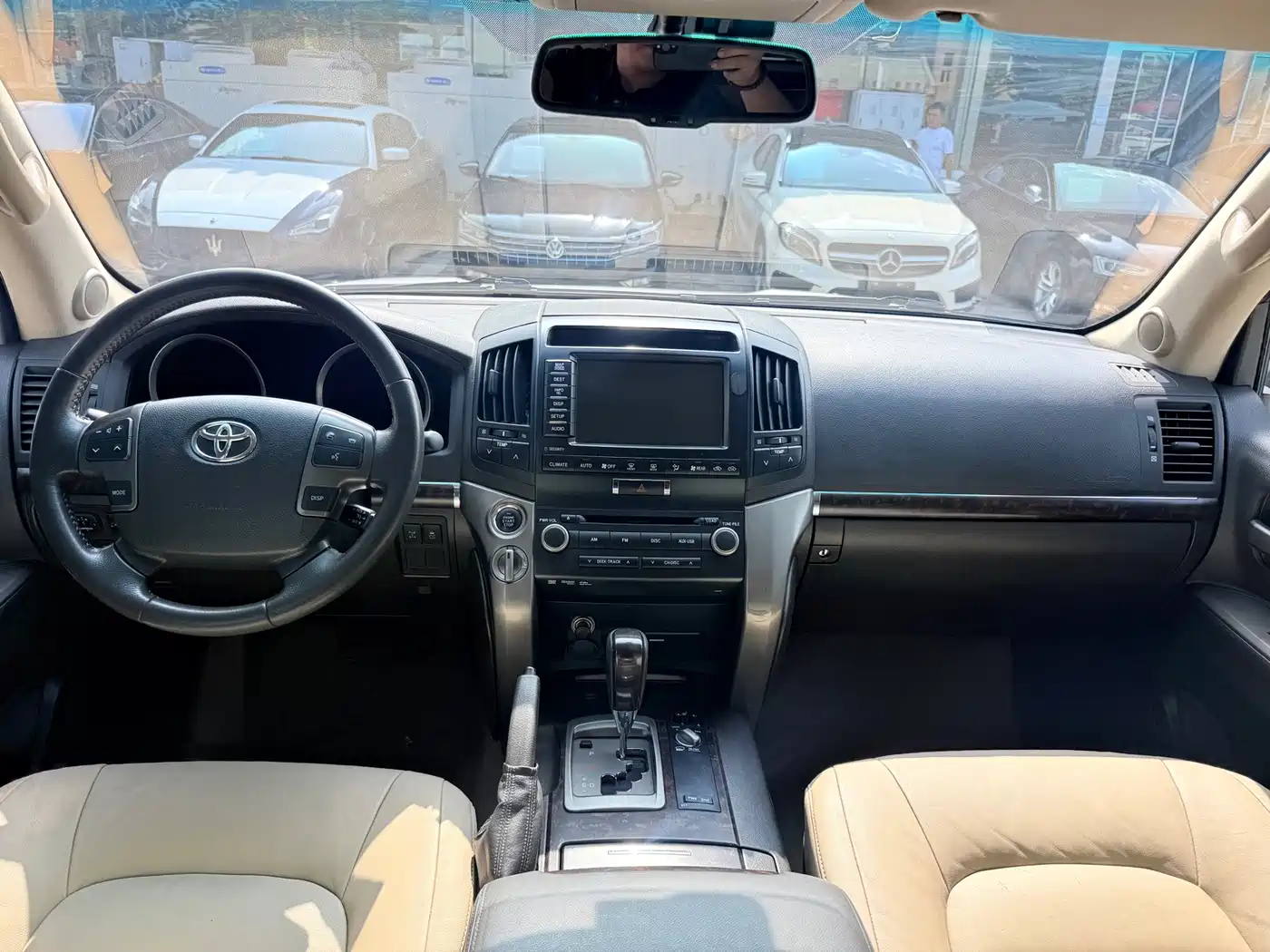 Photo 8 - Toyota Land Cruiser (Import)
