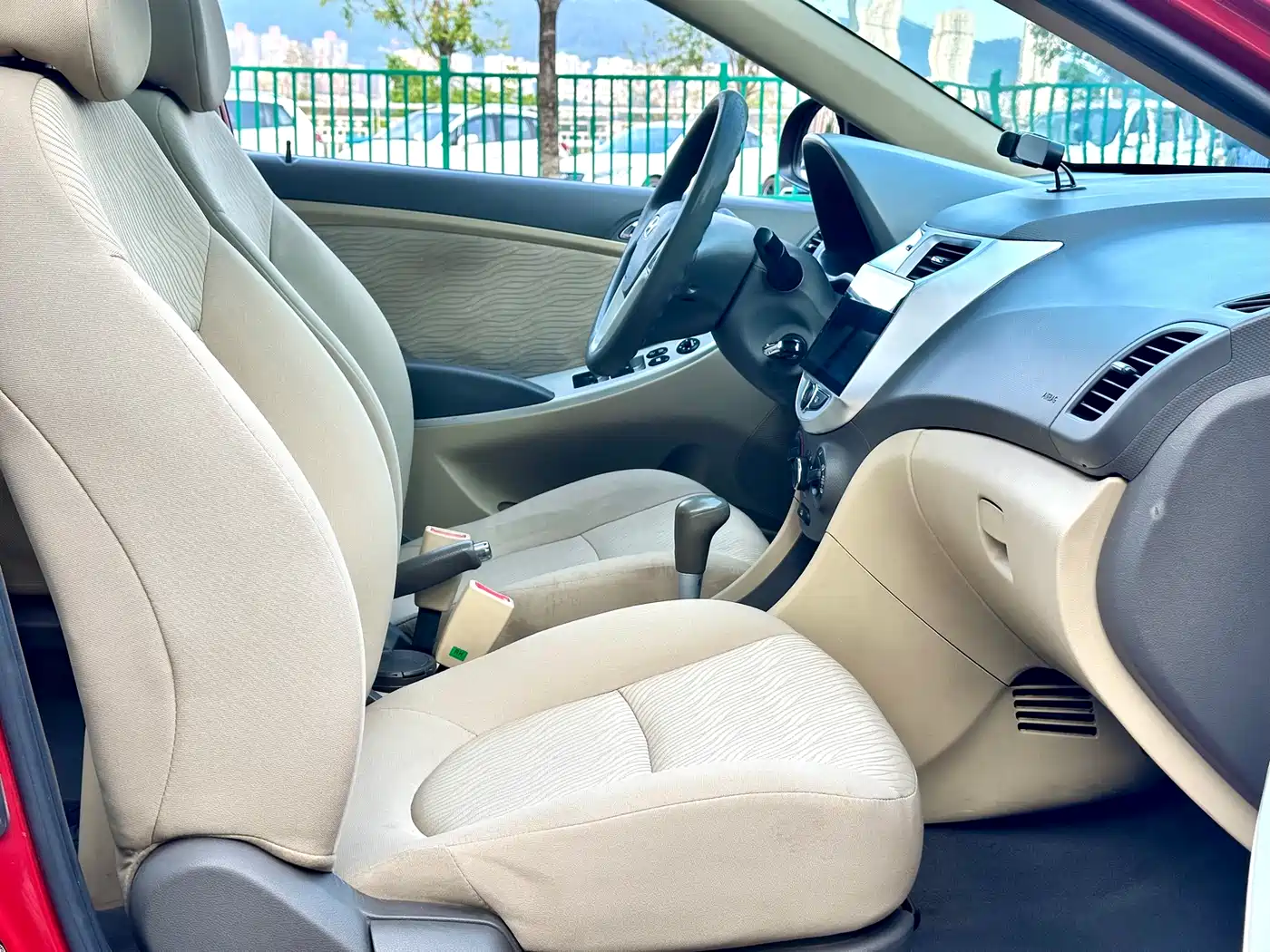 Hyundai Verna 2010 Sedan 1.4L Automatic Fashion GT фото 23