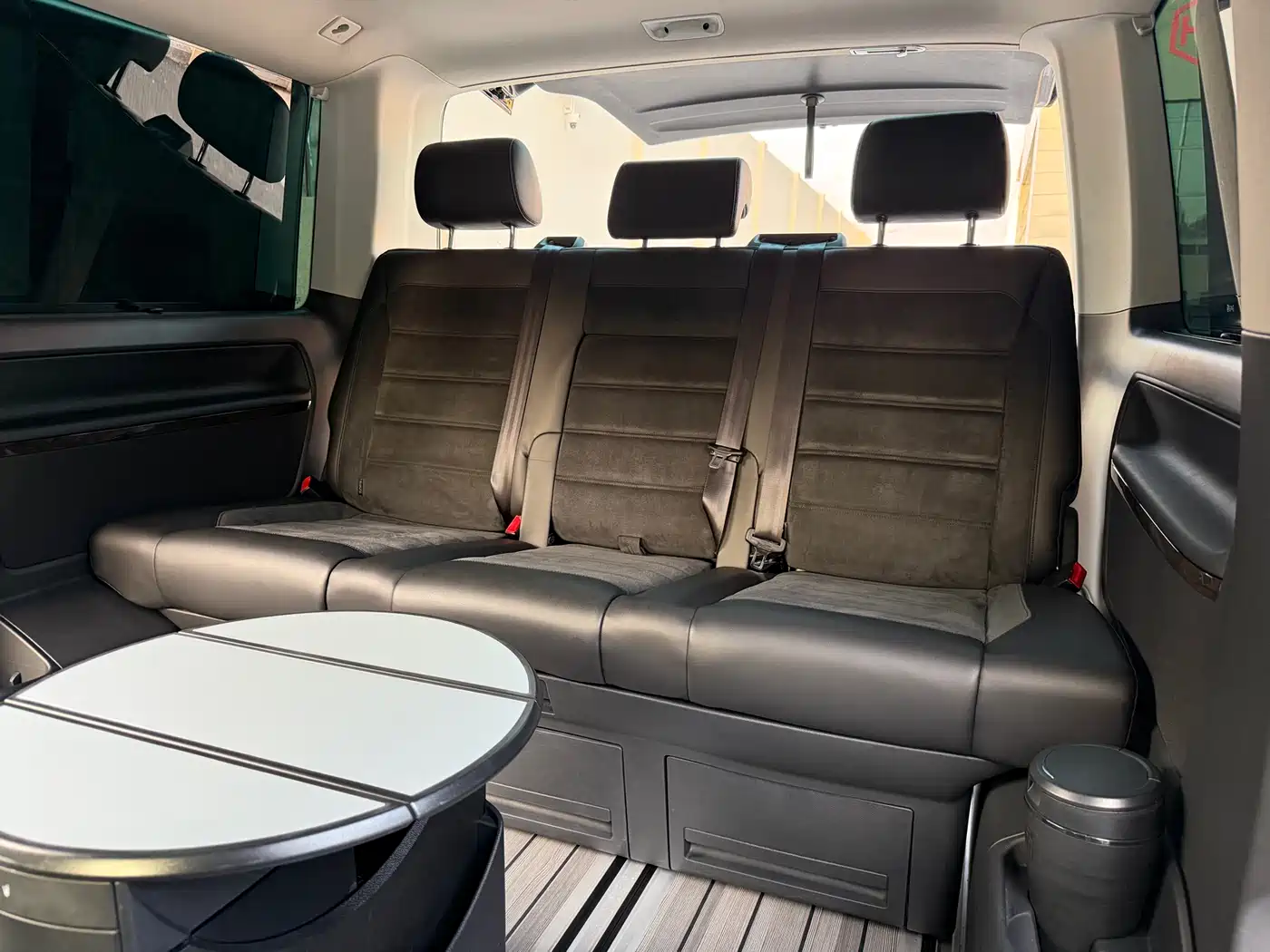 Volkswagen Multivan 2019 2.0TSI 4WD Premium 7-seater фото 24