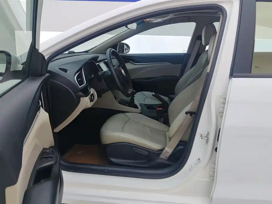 Buick Excelle 2015 15N Manual Elite фото 9