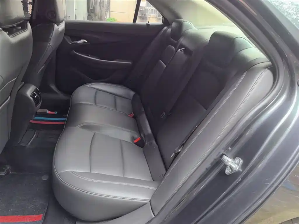 Chevrolet Malibu 2017 1.5T Automatic Luxury Edition фото 17