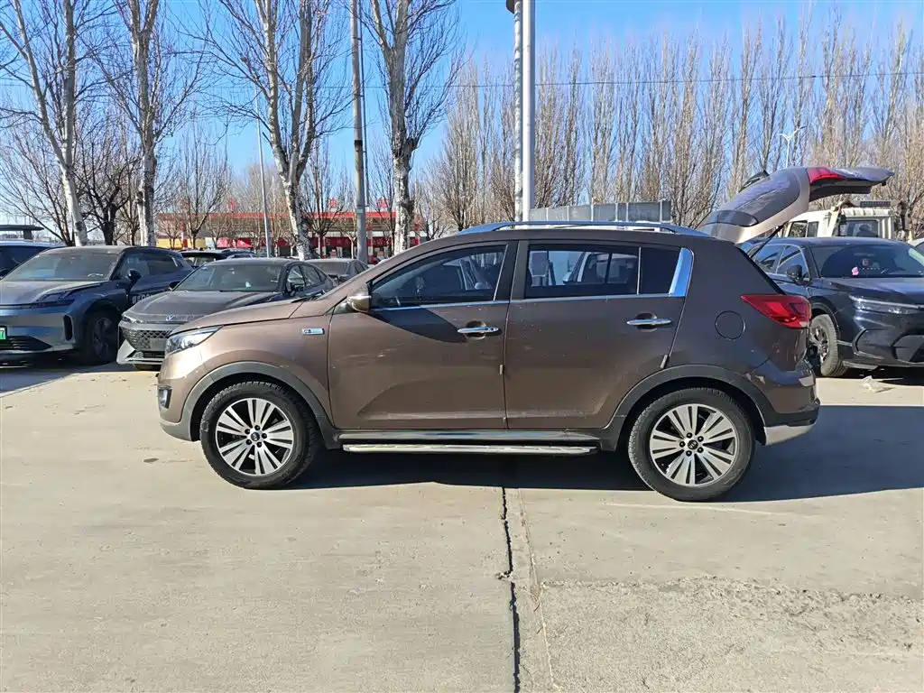 Kia Sportage 2015 2.0L Automatic 2WD DLX фото 5