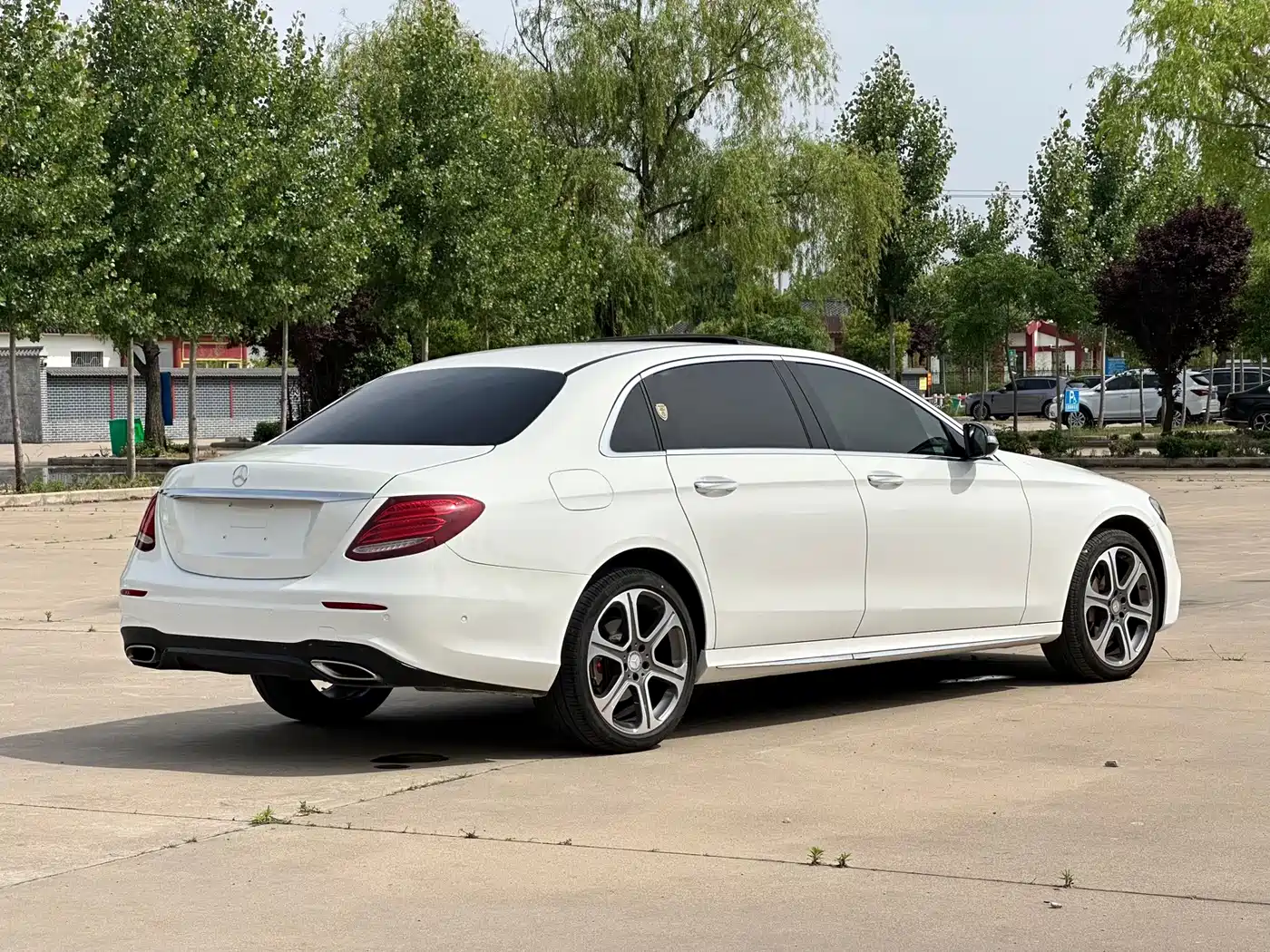Mercedes-Benz E-Class 2016 E 300 L Sport Fashion Type фото 6