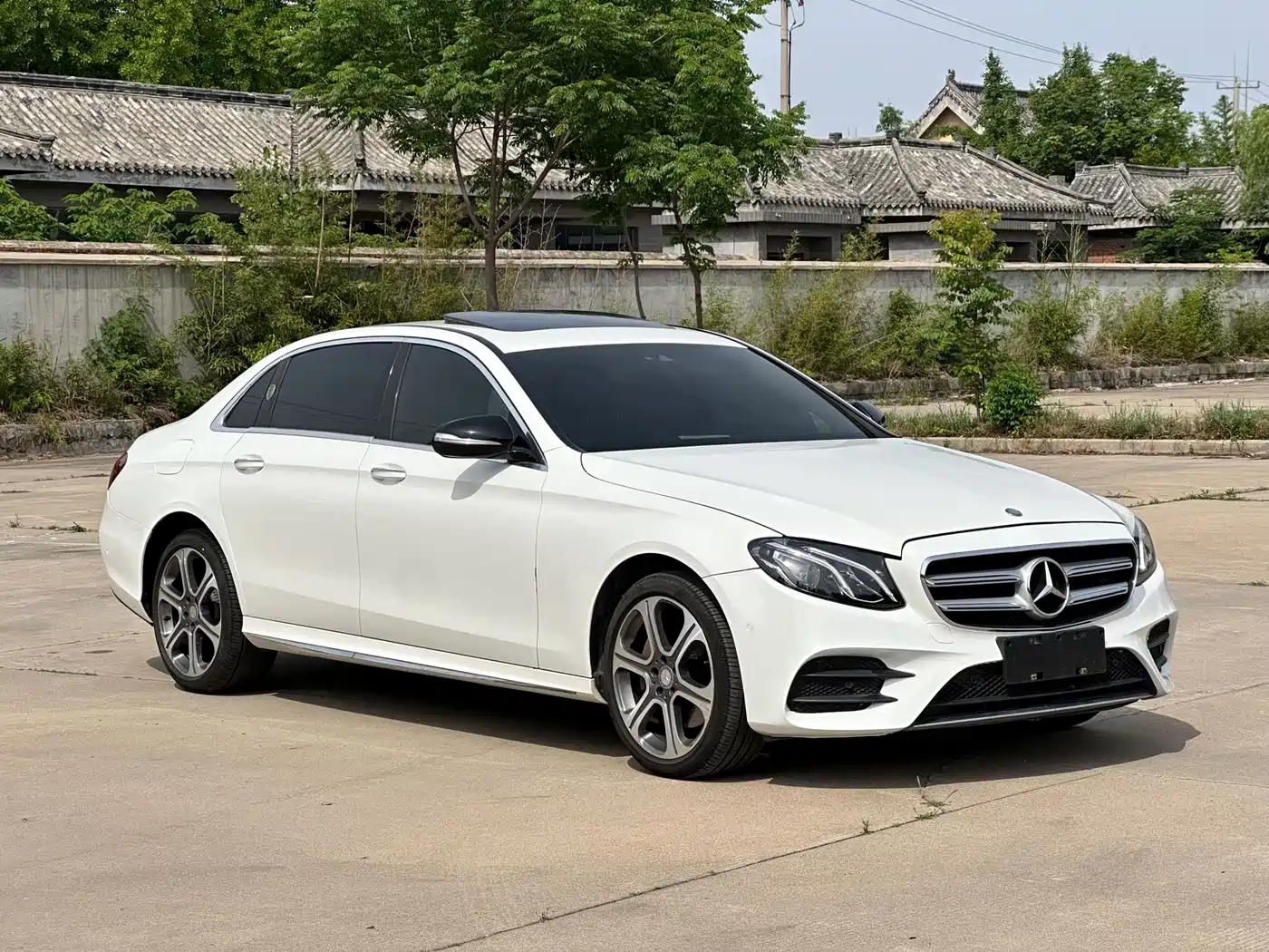 Mercedes-Benz E-Class 2016 E 300 L Sport Fashion Type фото 3
