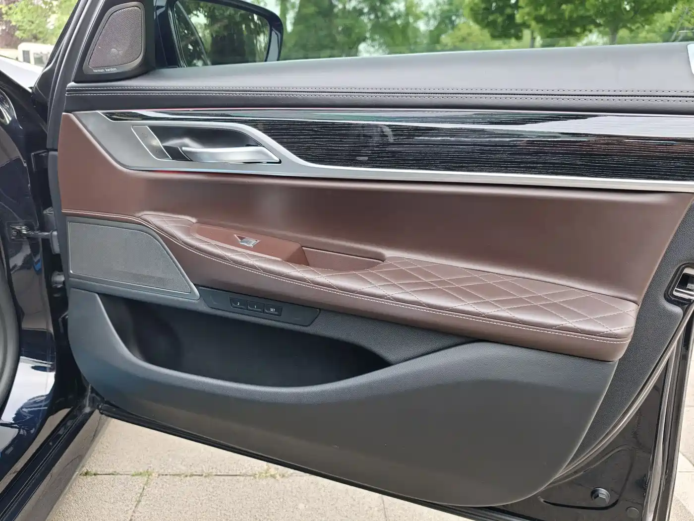 BMW 7 Series 2021 Model 740Li Premium M Sport Package фото 35