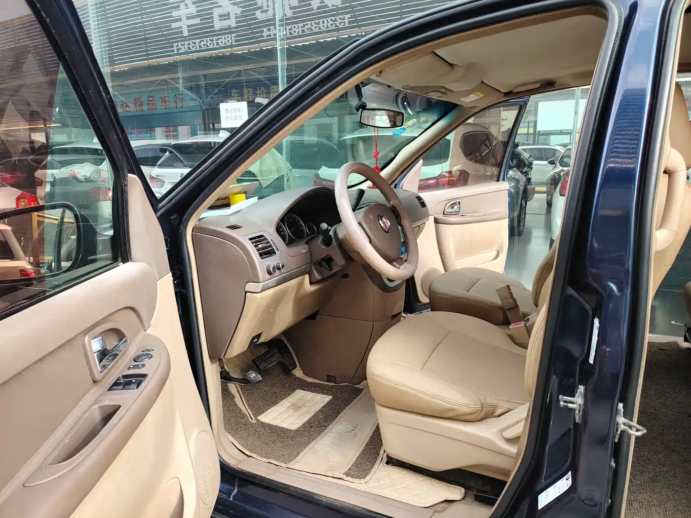 Buick GL8 2014 2.4L Classic Edition фото 12