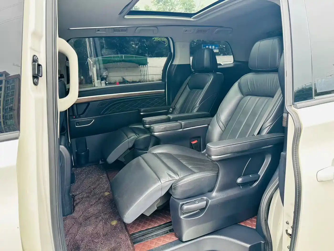 GAC Trumpchi Trumpchi M8 2020 Pilot 390T Prestige Edition фото 9