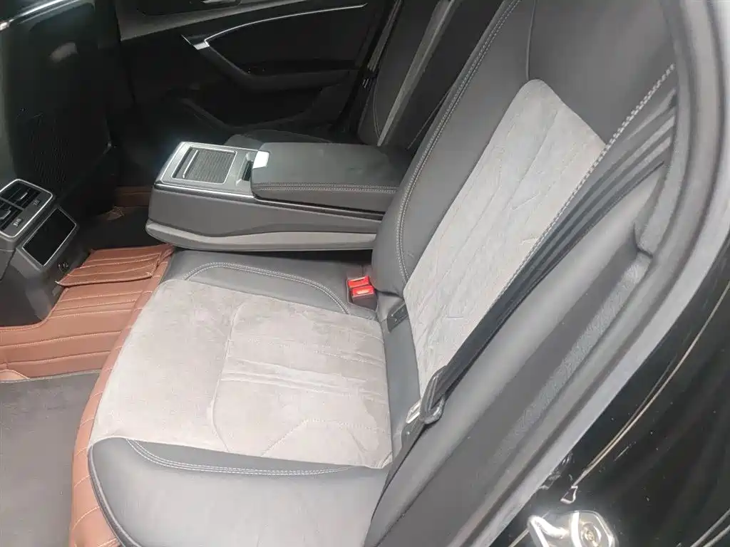 Audi A6L 2021 45 TFSI Exclusive Sport фото 15