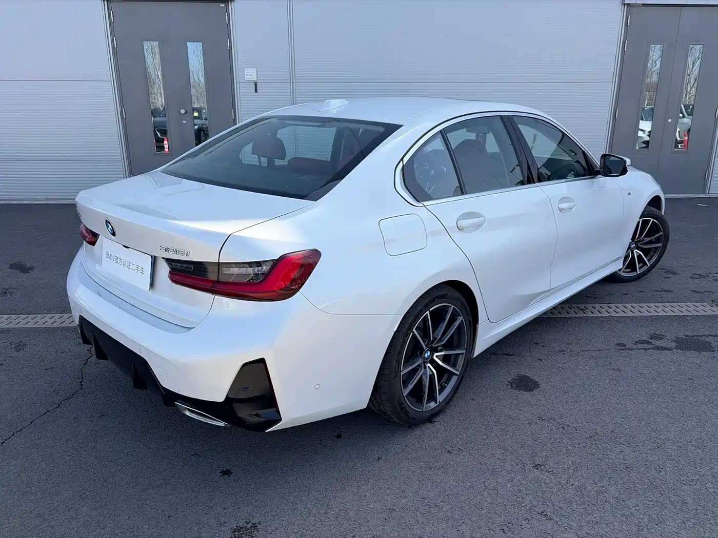 BMW 3 Series 2025 325i M Sport Package фото 10