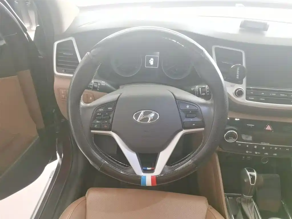 Hyundai Tucson 2015 1.6T Dual Clutch 2WD Smart фото 17