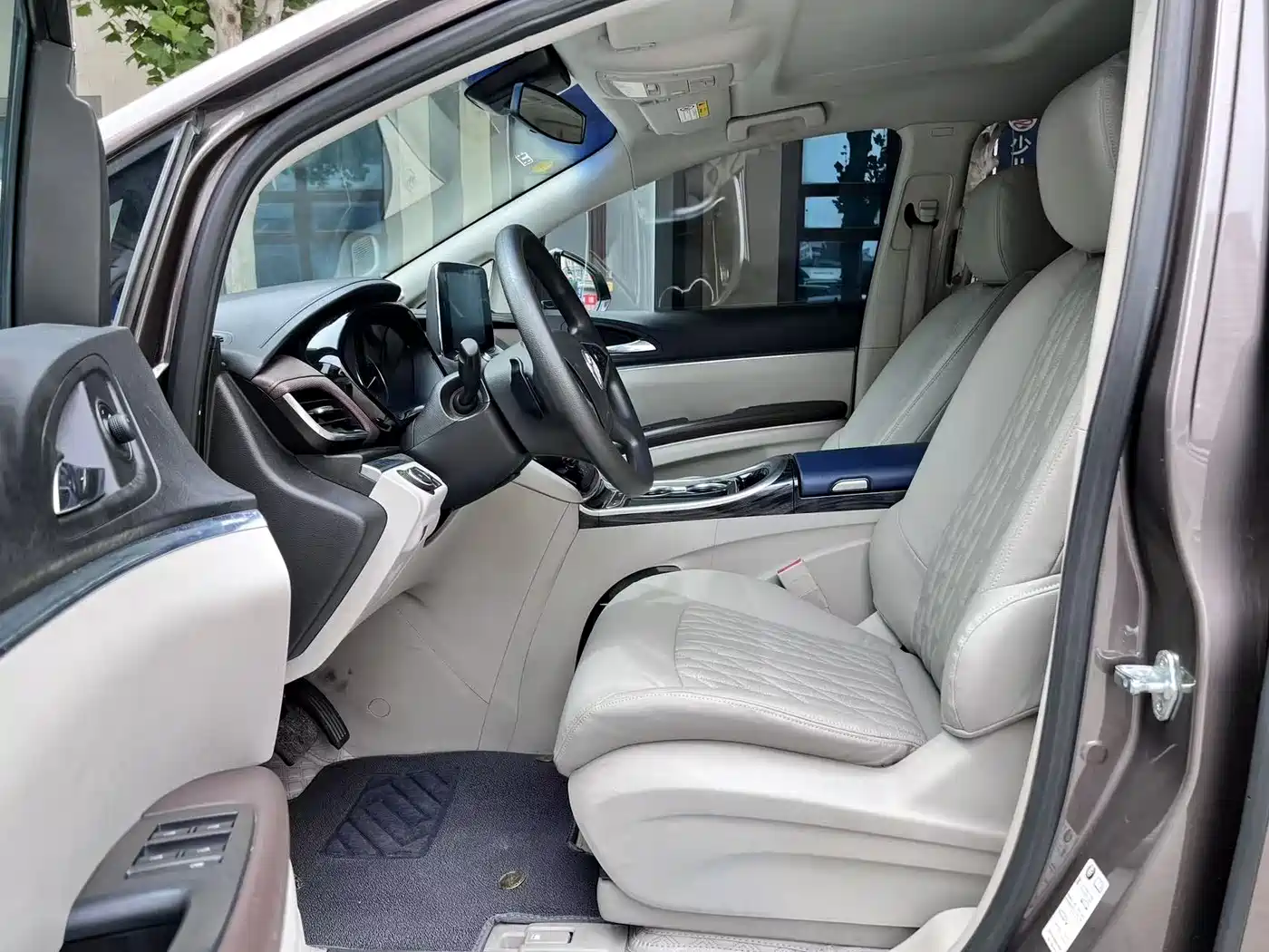 Buick GL8 2022 Land Business Class 652T Luxury фото 4