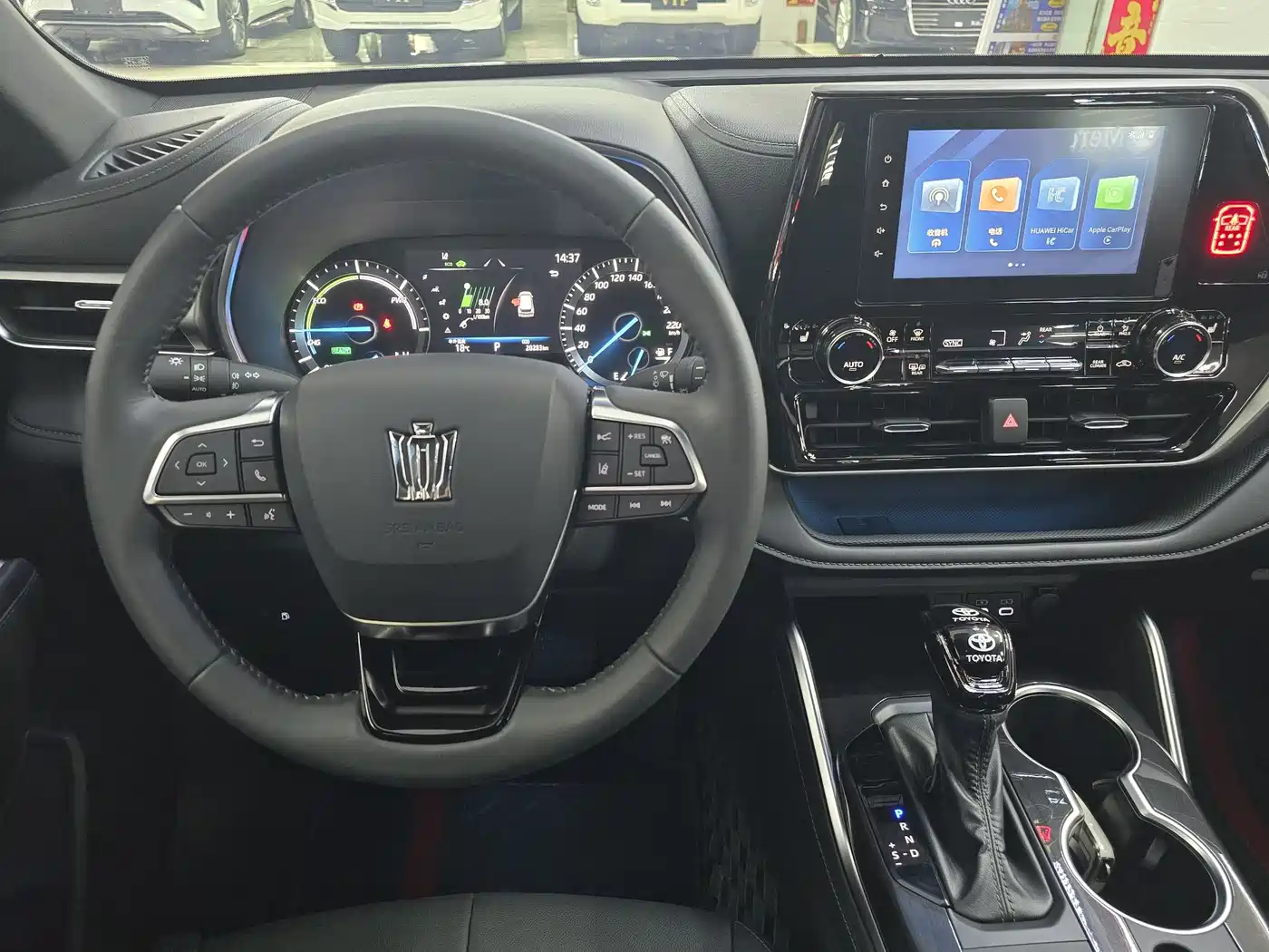 Toyota Crown Kluger 2024 2.5L HEV 4WD Luxury Edition фото 8