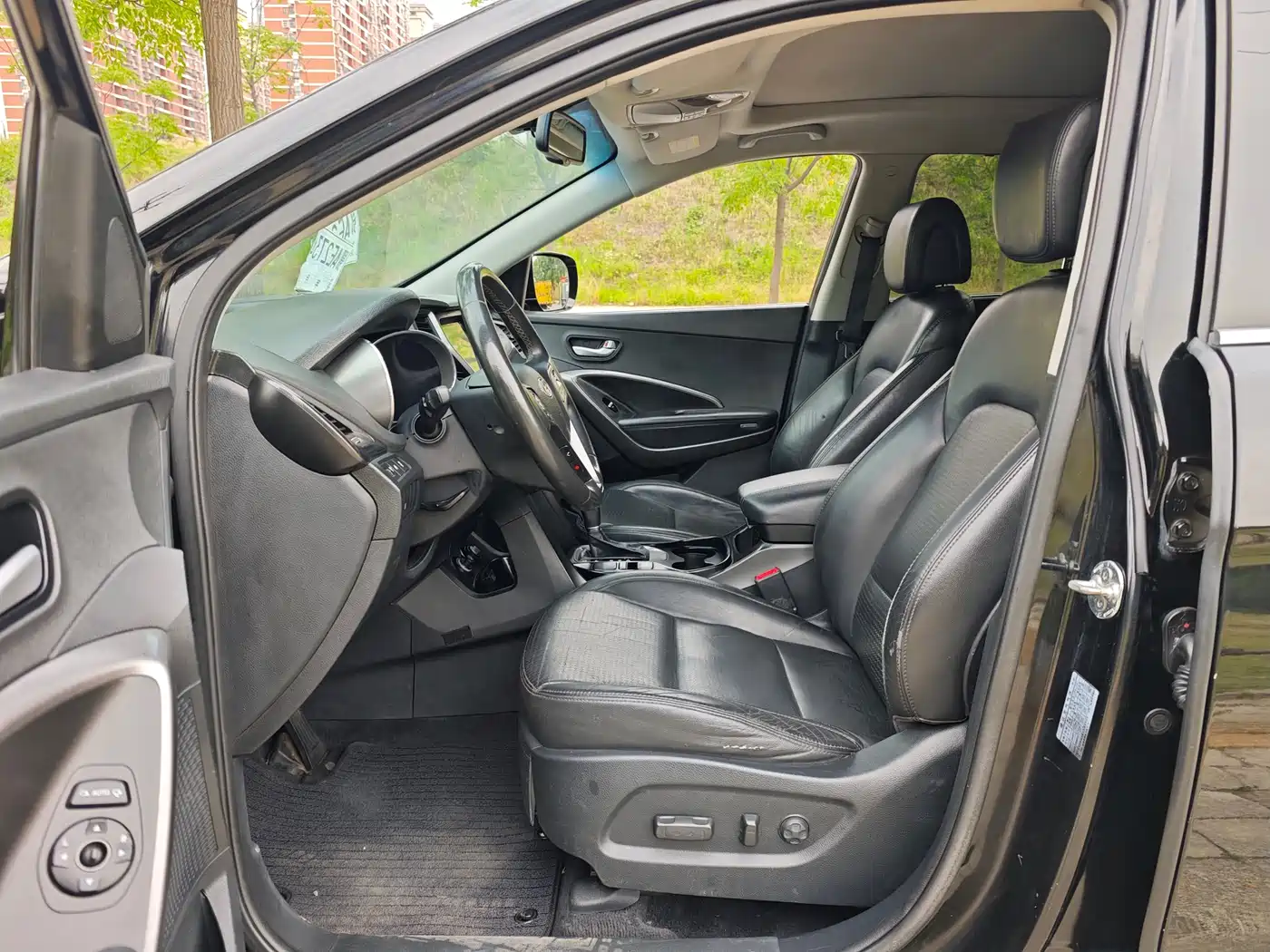 Hyundai Santa Fe 2013 2013 Model 2.4L Automatic 2WD Smart