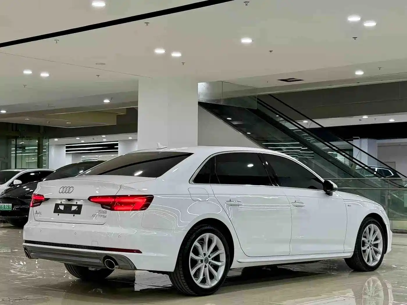 Audi A4L 2018 30th Anniversary 40 TFSI Fashion фото 4