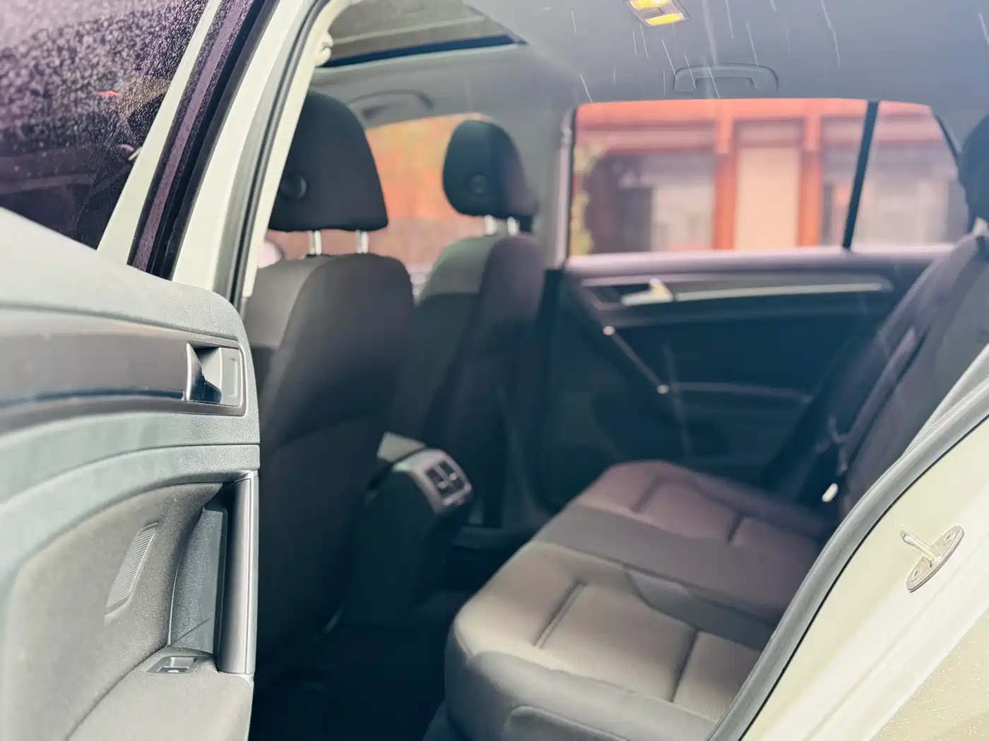 Volkswagen Golf 2017 1.6L Auto Comfort Millionth Edition фото 11