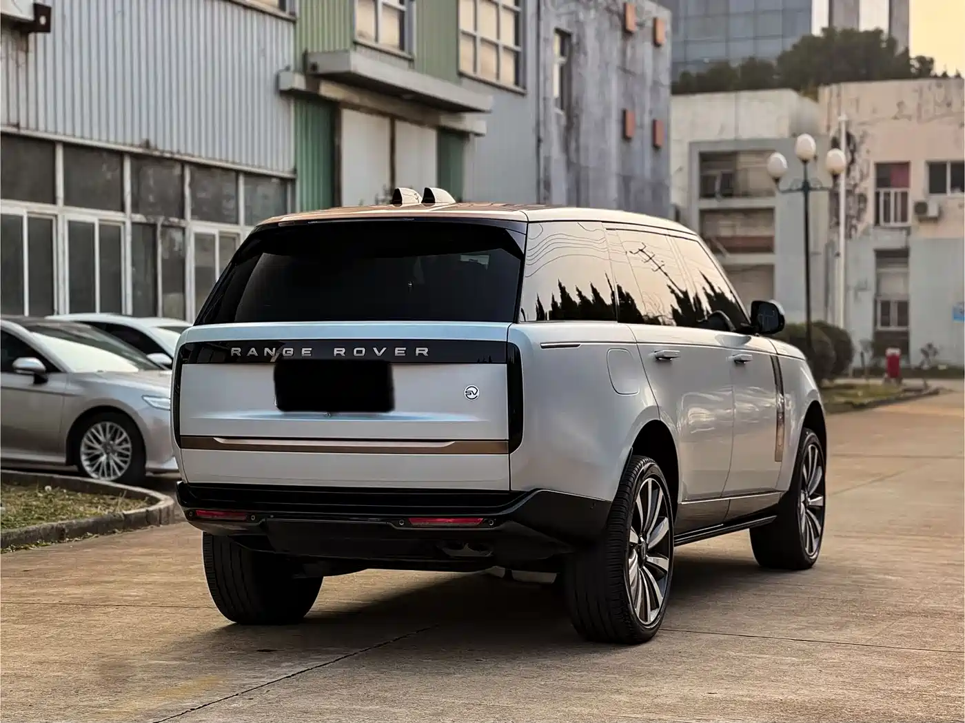 LAND ROVER RANGE ROVER