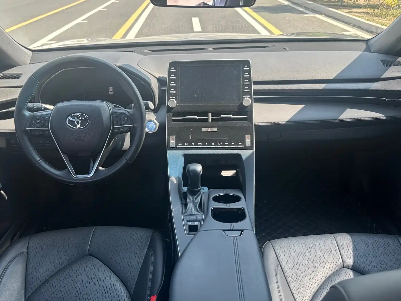 Toyota Avalon 2019 Hybrid 2.5L Luxury Edition China V фото 9