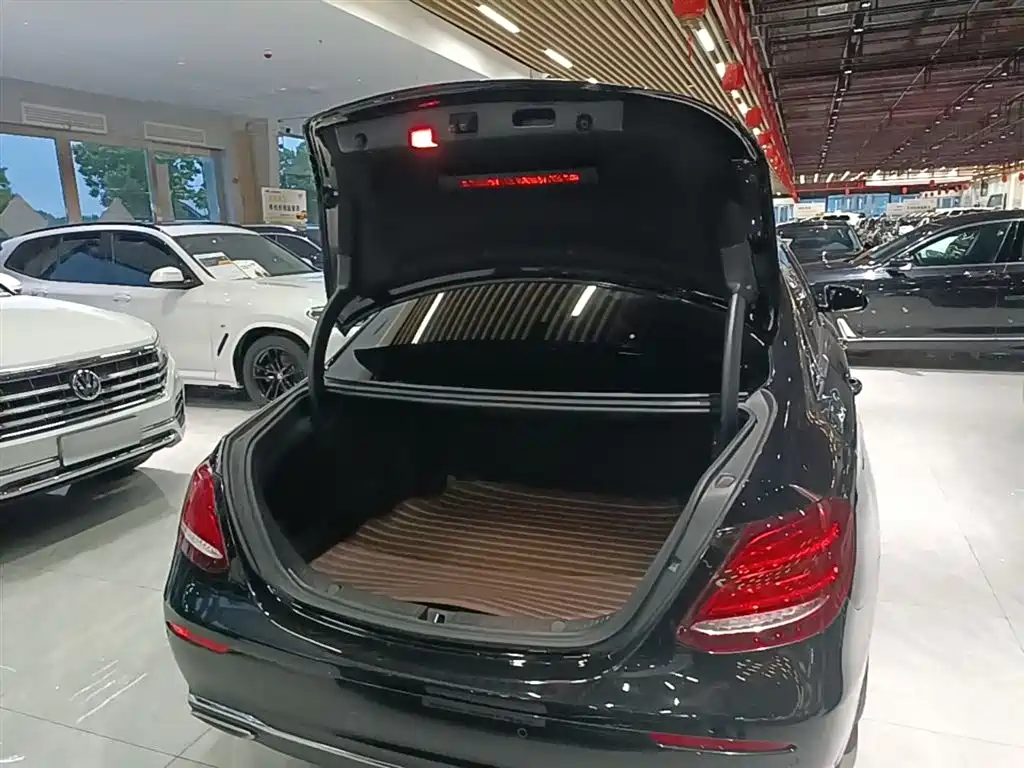 Mercedes-Benz E-Class 2020 E 260 L фото 19