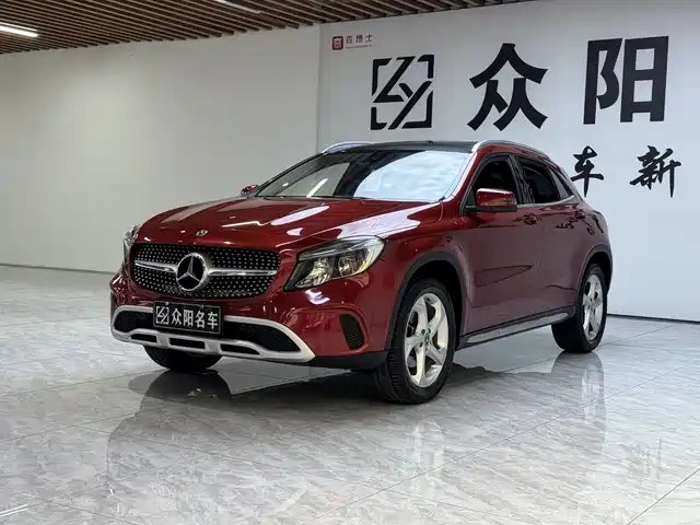 MERCEDES-BENZ GLA