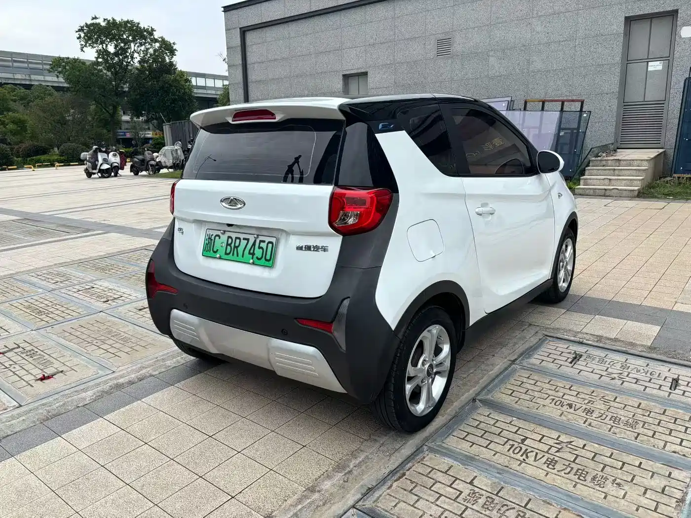 QQ New Energy Little Ant 2019 2018 400 4-Seater Premium Smart Edition