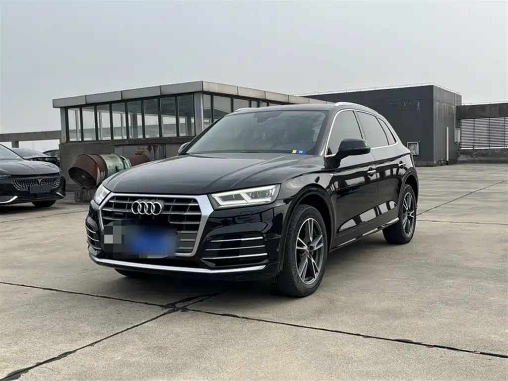 Audi Q5L 2020 Facelift 40 TFSI Honor Fashion фото 2