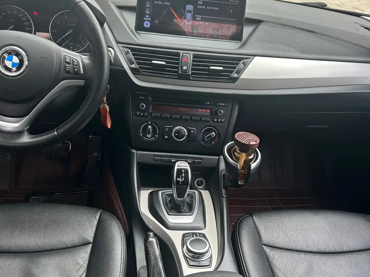 BMW X1 2014 sDrive18i Fashion Edition фото 12