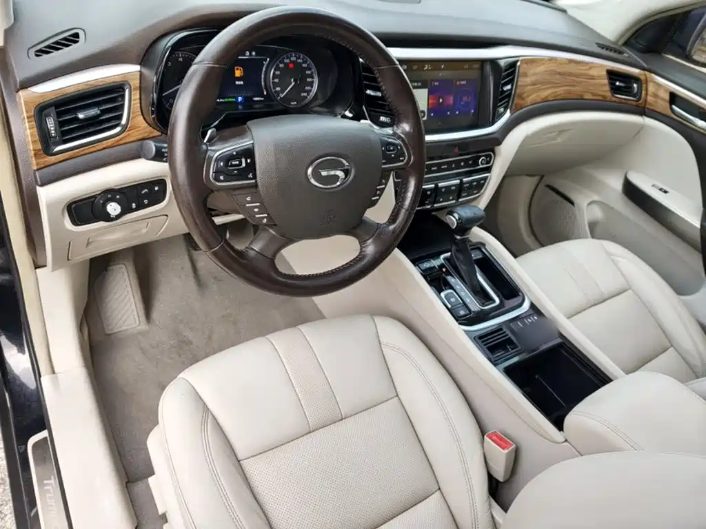 GAC Trumpchi Trumpchi GS8 2017 2017 320T 2WD Luxury Smart Connect (7-seater)