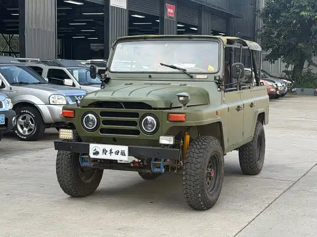 BAW (Beijing Automobile Works) 212 Classic 2014 2.0L 4WD Standard