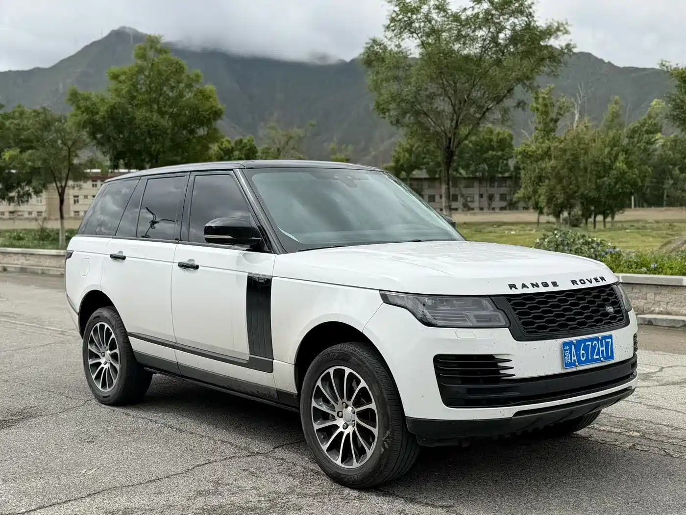 Photo 2 - Land Rover Range Rover