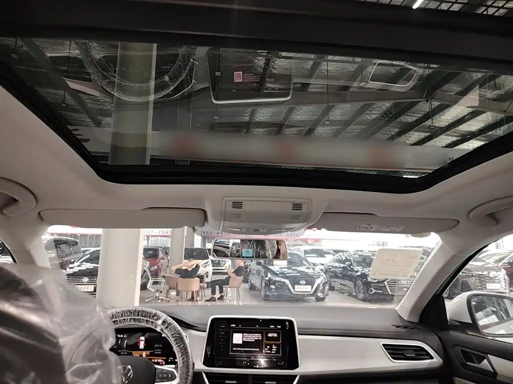 VOLKSWAGEN T-ROC EXPLORING SONGS