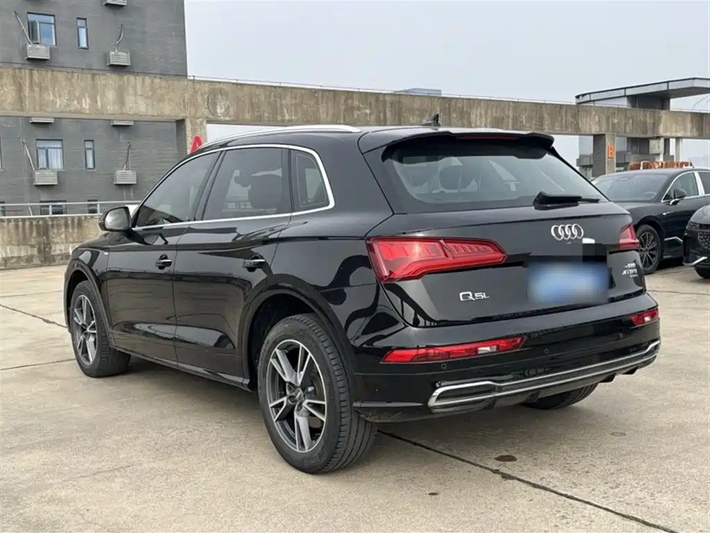 Audi Q5L 2020 Facelift 40 TFSI Honor Fashion фото 14
