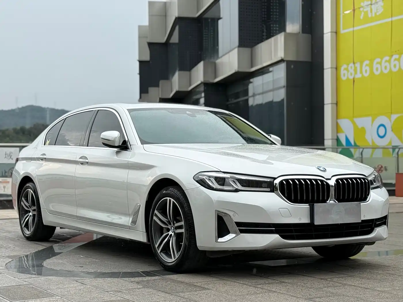 BMW 5 Series 2023 530Li Leading Luxury Package фото 3