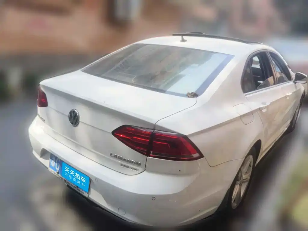 Photo 5 - Volkswagen Lamando