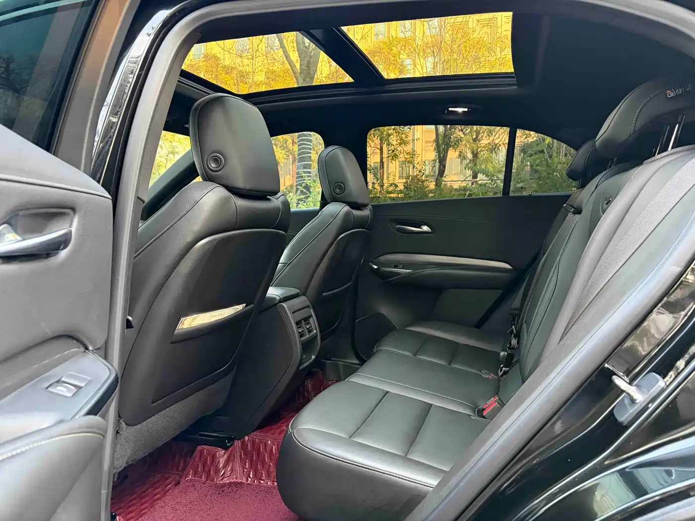 Cadillac XT4 2024 28T 2WD Luxury фото 8