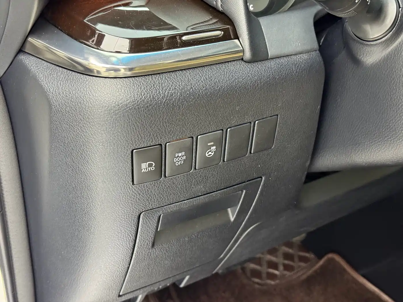 Toyota Alphard 2015 3.5L Luxury Edition фото 6