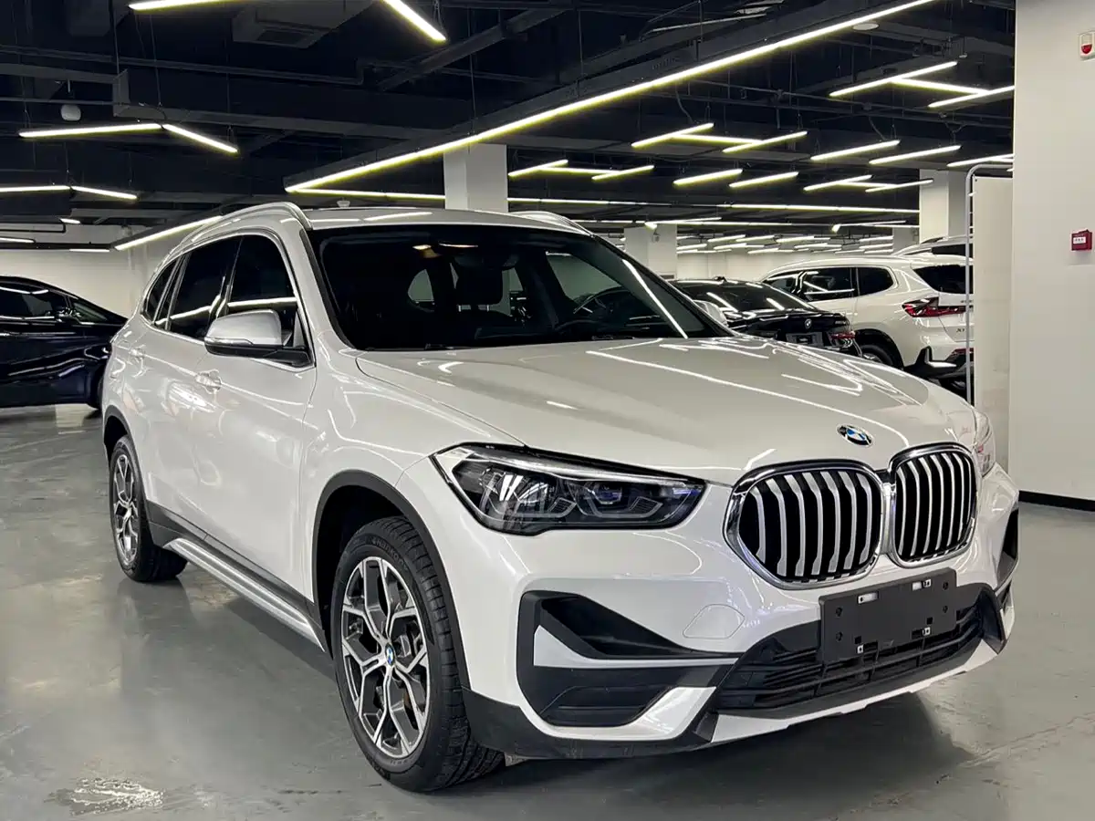 BMW X1 2022 sDrive20Li Fashion фото 3