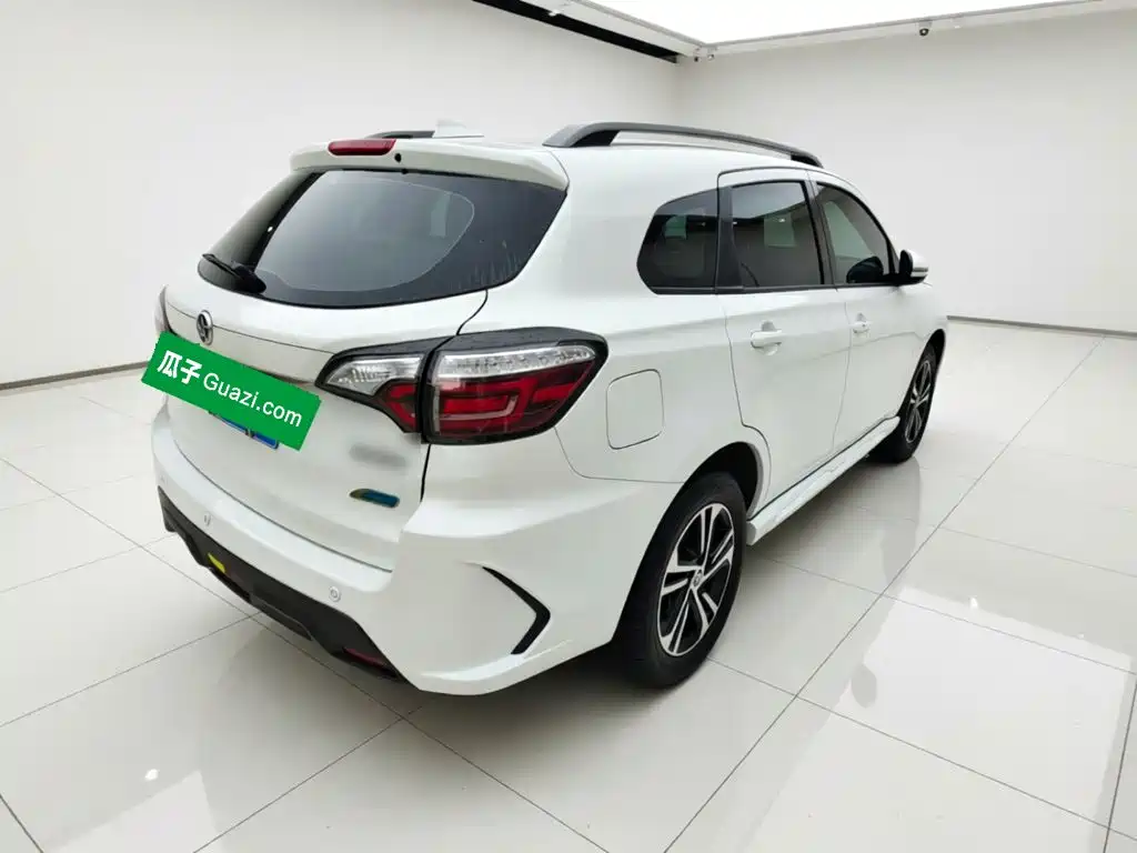 Venucia T70 2019 2019 2.0L CVT Smart Enjoy Edition China V