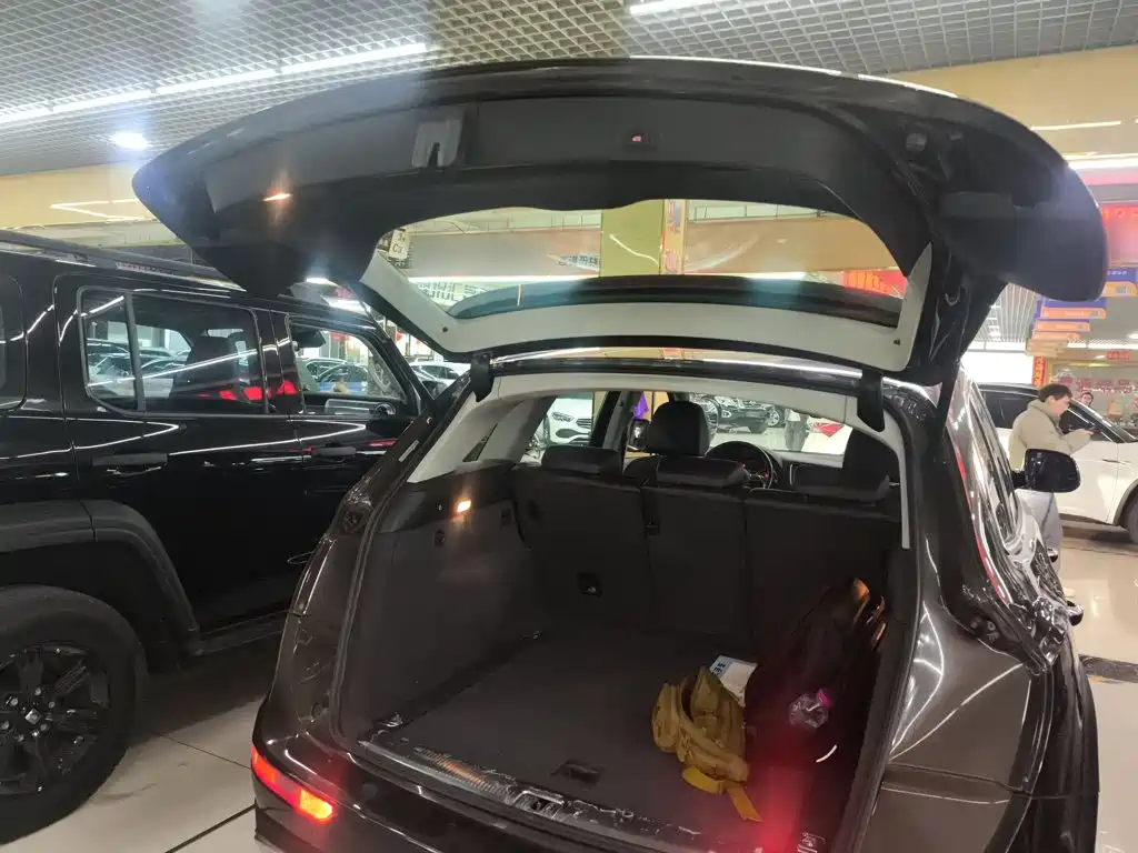 Audi Q5 2018 2017 Plus 40 TFSI Technology