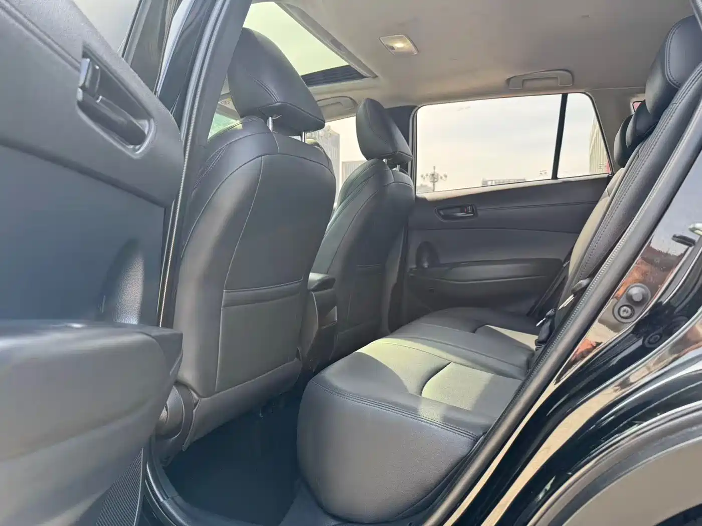 Toyota Frontlander 2023 2.0L CVT Elite Edition фото 5