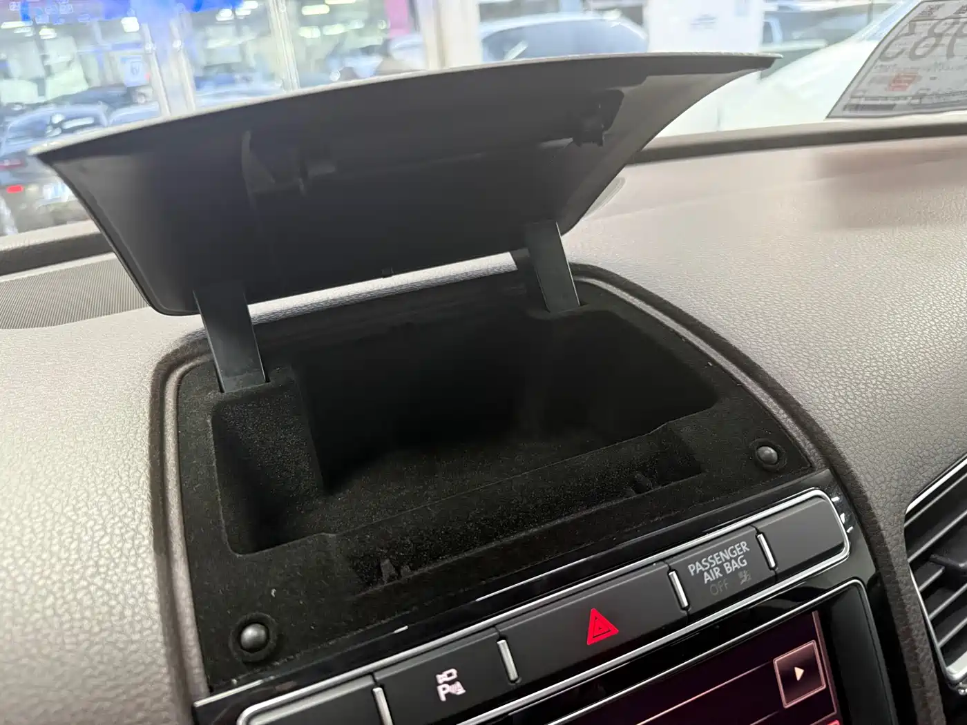 Volkswagen Touareg 2017 3.0TSI Explorer Edition фото 23