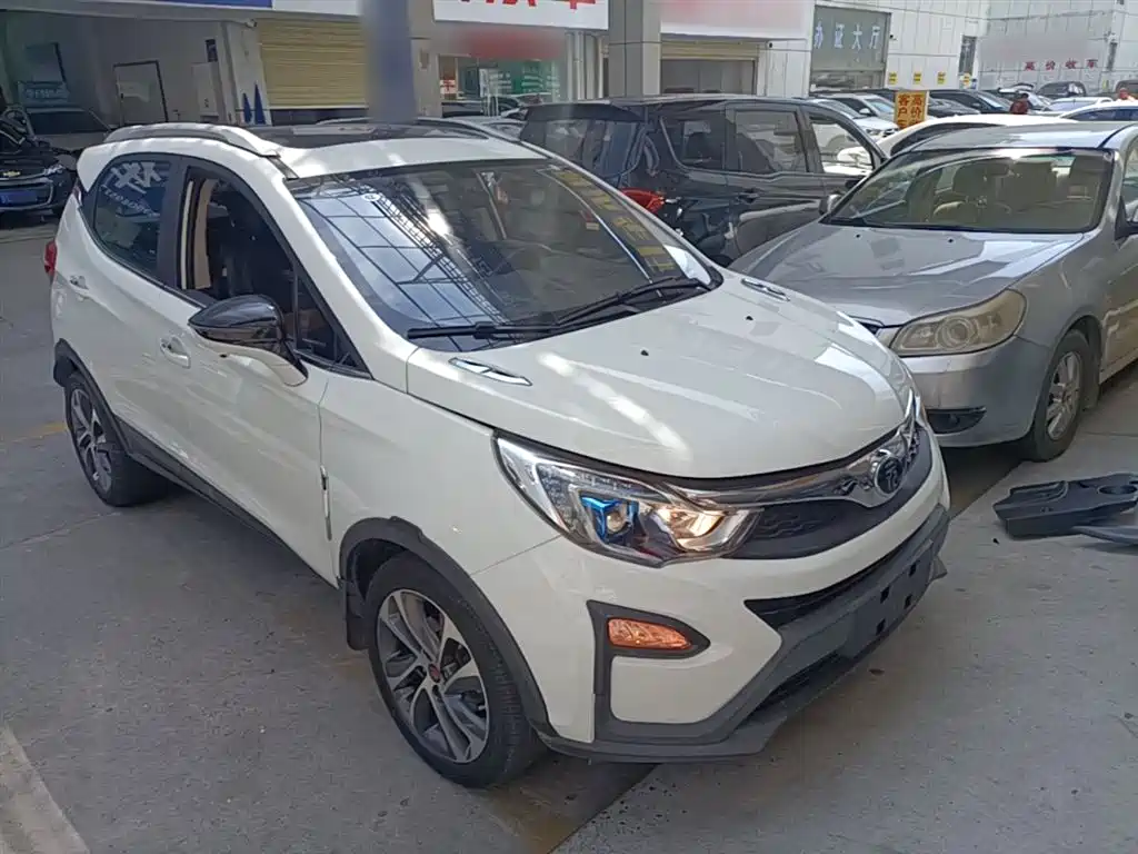 BYD Yuan 2016 1.5L Manual Premium фото 4