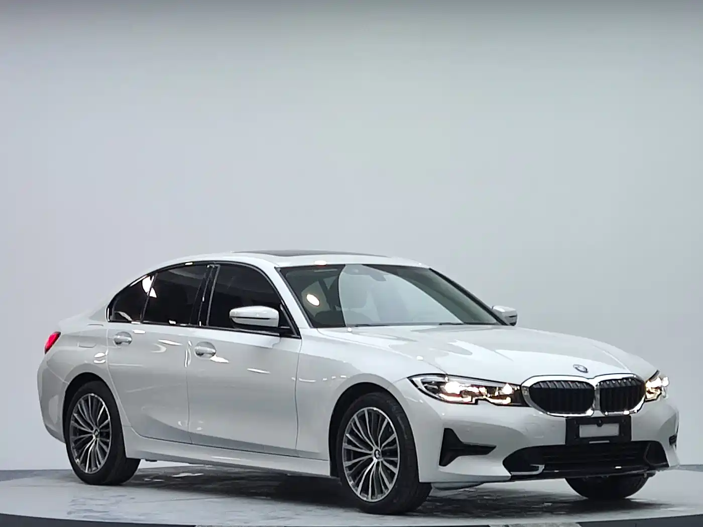 BMW 3 Series 2022 320i Sport Package фото 3