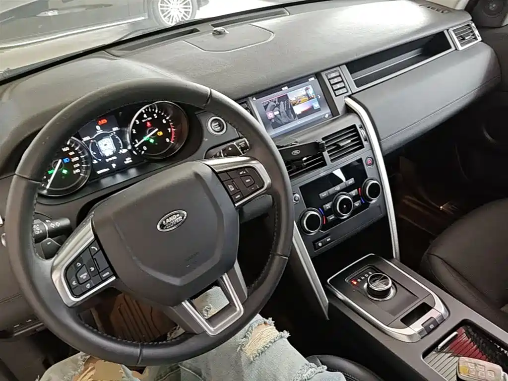Land Rover Discovery Sport 2018 240PS SE Edition фото 10