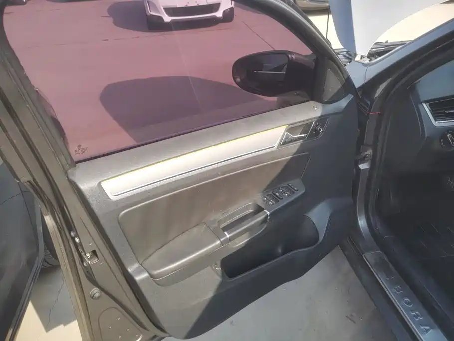 Volkswagen Bora 2013 2013 1.6L Automatic Comfort Model