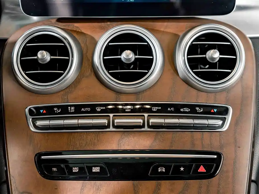 Mercedes-Benz GLC 2022 Model GLC 260 L 4MATIC Luxury Edition фото 12