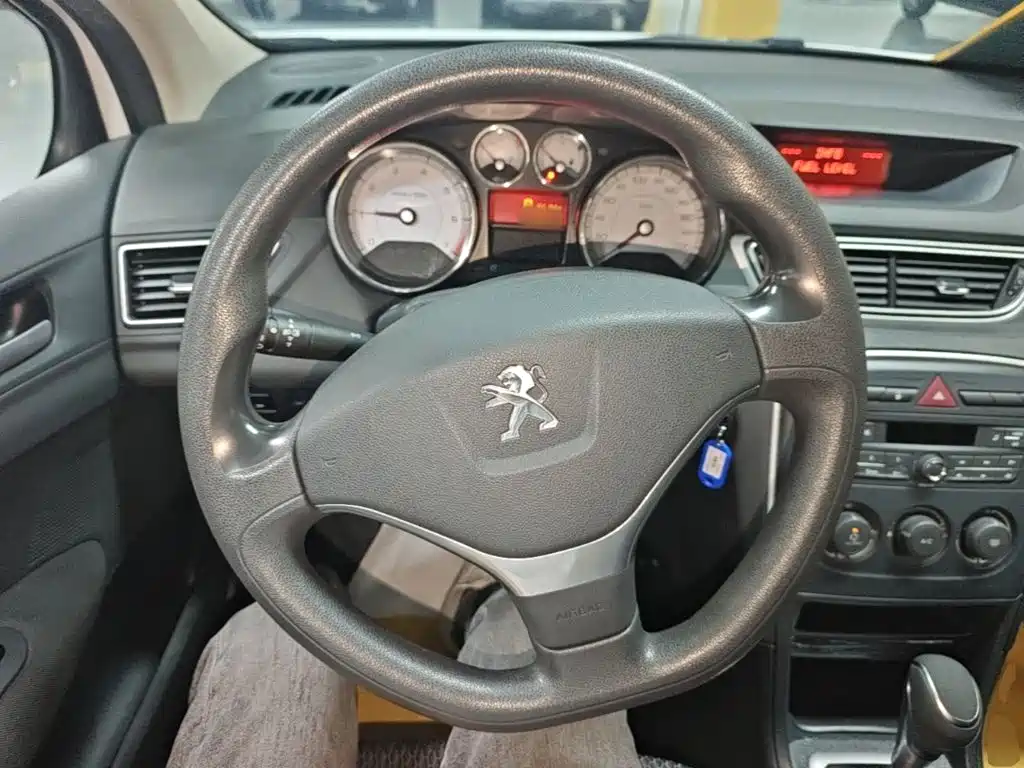 Фото 11 - Peugeot 308