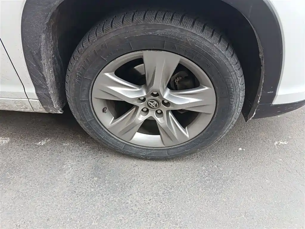 Toyota Highlander 2018 2.0T 4WD Premium 7-seater China VI фото 31