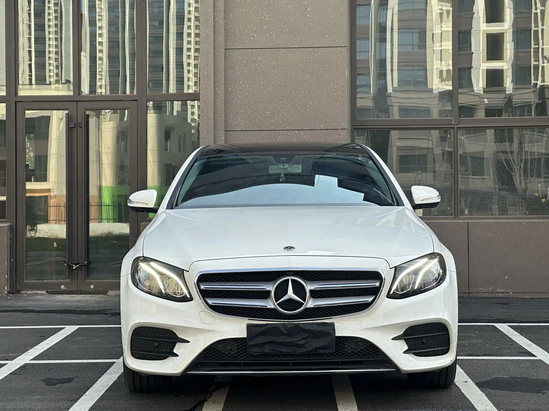 Photo 2 - Mercedes-Benz E-Class
